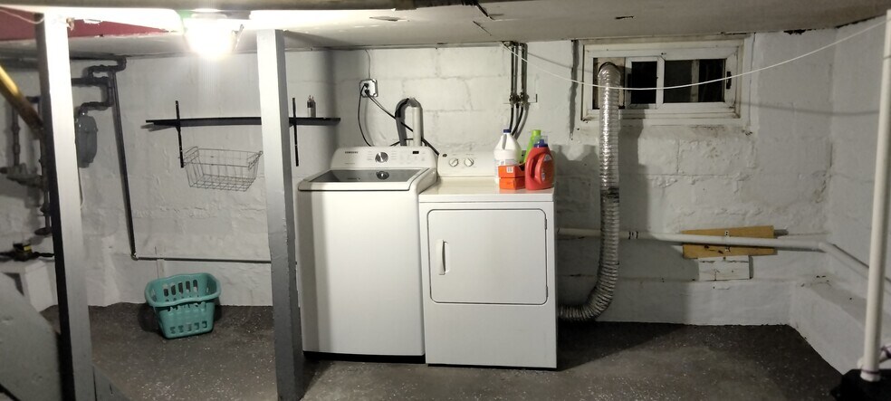 Building Photo - 39 Nordhoff Pl