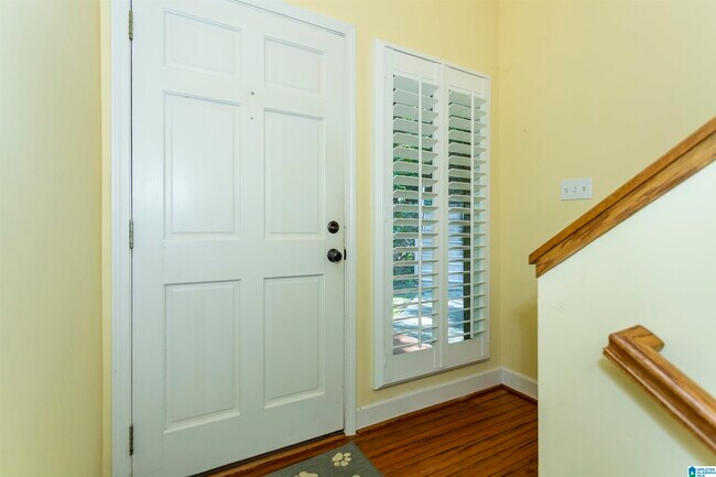 Building Photo - 327 Heath Dr