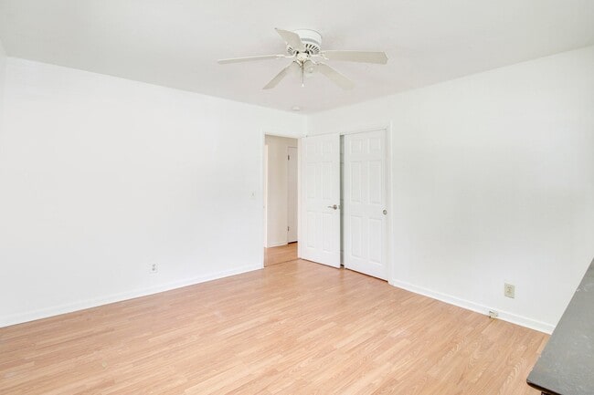 Building Photo - 110 N C St