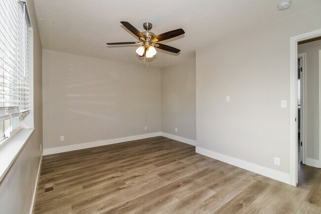 Building Photo - 4345 S 700 W