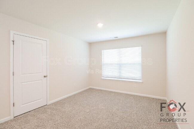 Building Photo - 132 Scotsway Ct