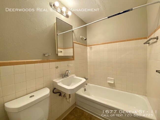 Building Photo - 1677 Geneva St