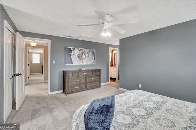 Building Photo - 300 Briarwood Rd