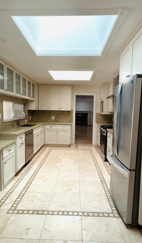 Building Photo - 6815 Hampton Dr