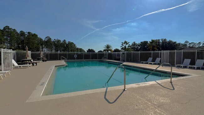 Building Photo - 1131 N Hampton Dr