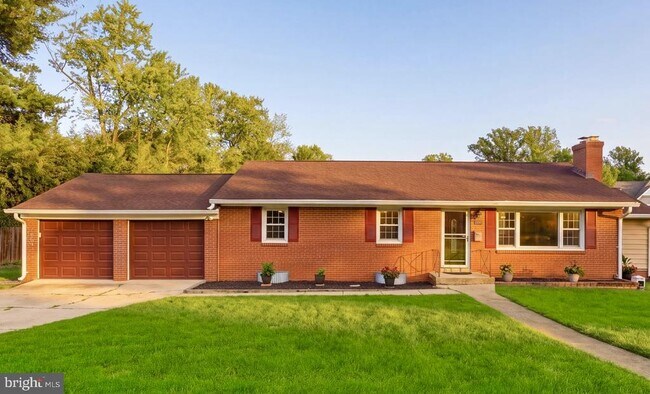 Building Photo - 1719 Melbourne Dr