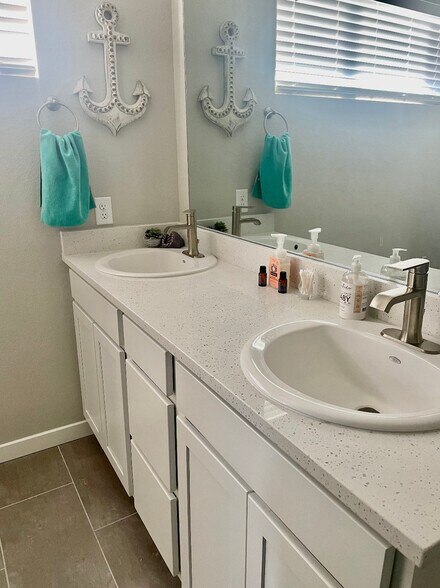 Building Photo - 5328 Freeboot Pt