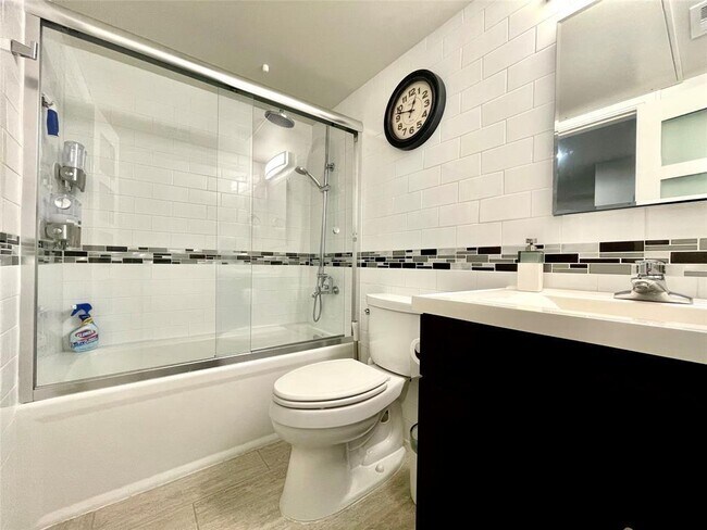 Building Photo - 3110 Red River St