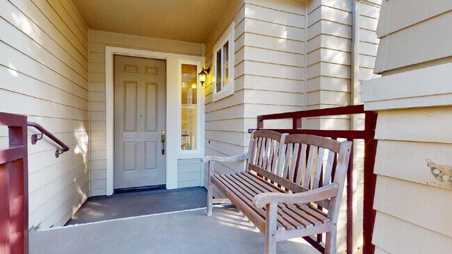 Building Photo - 123 Warbler Ln