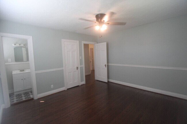 Building Photo - For Lease - 3 Bed, 1.5 Bath, 1600sqft, Sin...