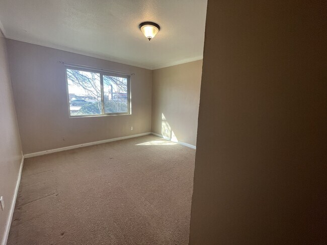 Building Photo - 8415 Menaul Blvd NE