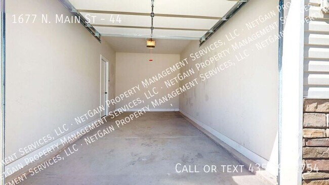 Building Photo - 1677 N Main St