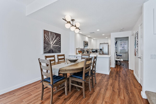 Building Photo - 116 Caravelle Dr