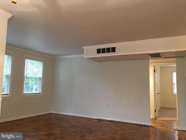 Building Photo - 6700 Wakefield Dr