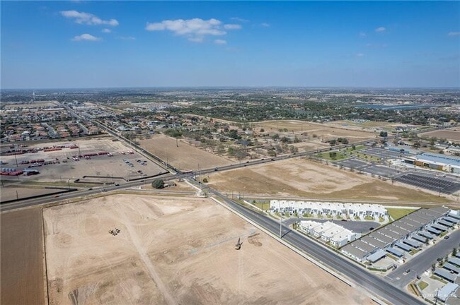 Building Photo - 18 S Marla Ct