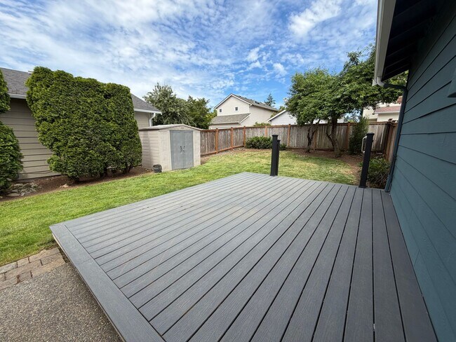 Building Photo - 3 bed DuPont Home with A/C for Rent