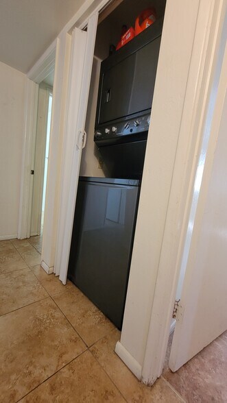 Building Photo - 109 W Concorda Dr