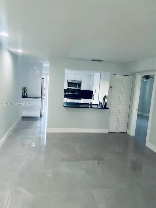 Building Photo - 199 SW 12th Ave