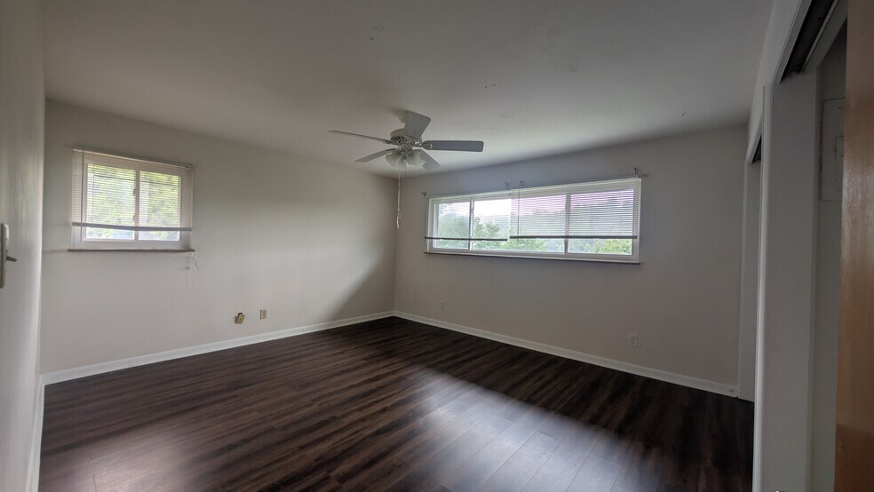 Building Photo - 701 Edgecliff St