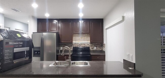 kitchen - 2948 Tangerine Ct