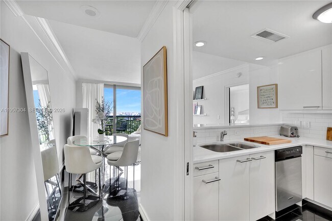 Building Photo - 3350 SW 27th Ave