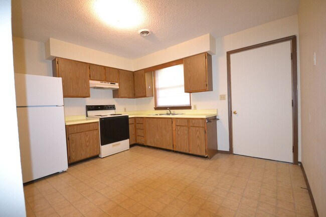 Building Photo - Greenfield Apartments