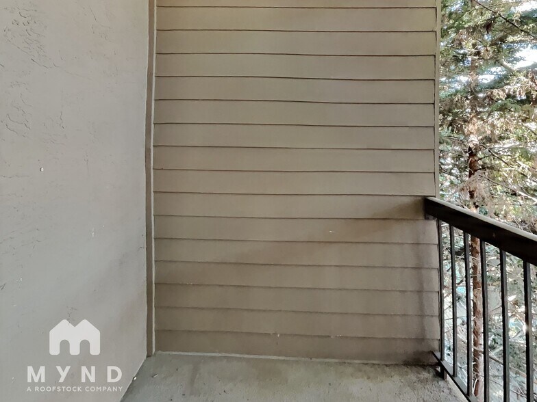 Building Photo - 14300 32nd Ave NE