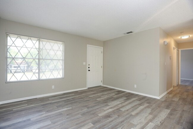 Building Photo - 7306 Glen Hart