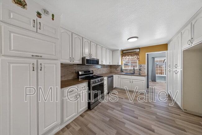 Building Photo - 15354 Black Shadow Dr