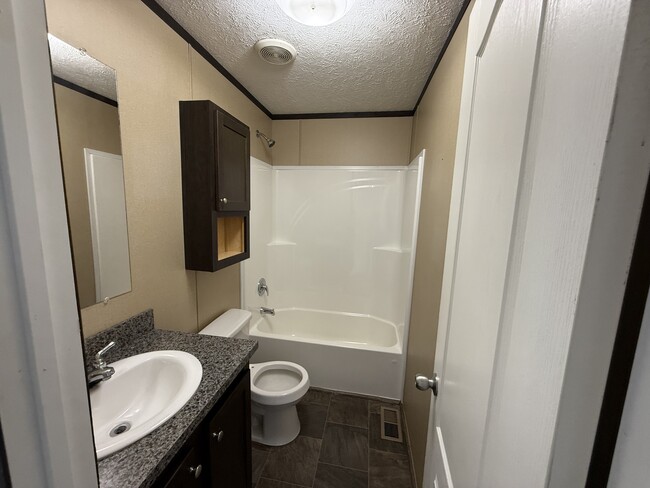 Building Photo - 509 Pettycoat Ln