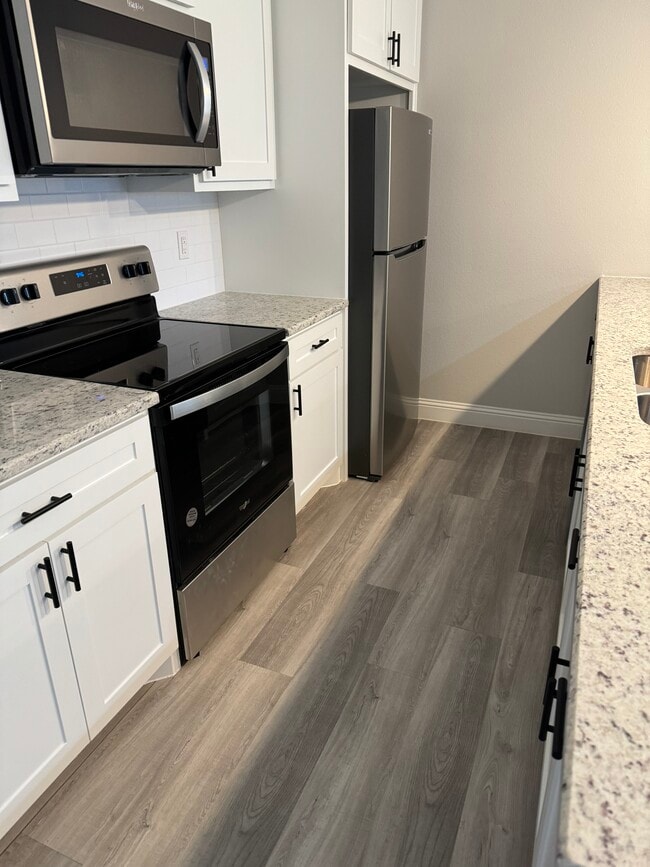 Building Photo - 5905 S Hampshire Blvd