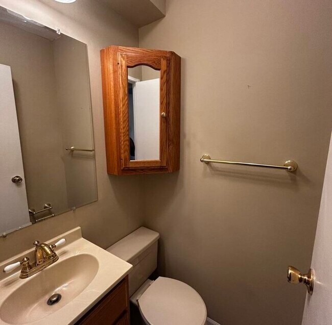 Building Photo - 5508 S Stough St