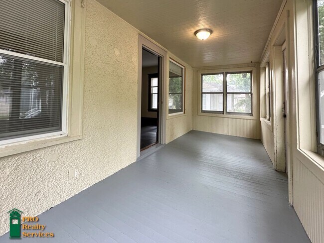 Building Photo - 4 Bedroom Home Close to Theodore Wirth Park