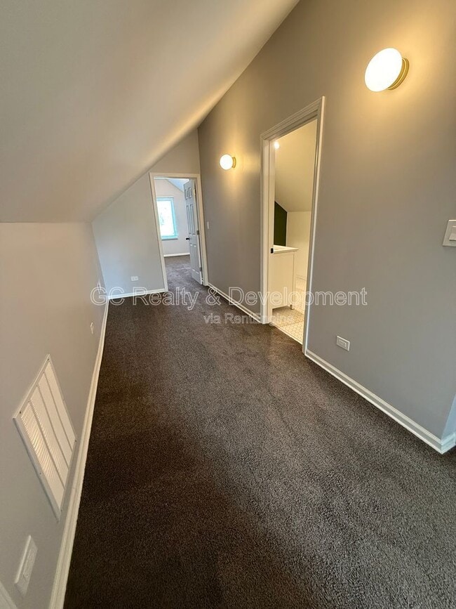 Building Photo - 2036 S 1st Ave