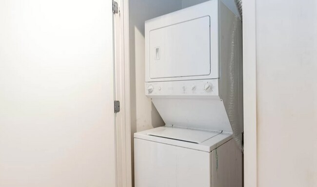 Building Photo - 3211 Zuni St