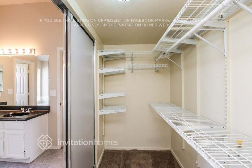 Building Photo - 8142 W Mescal St