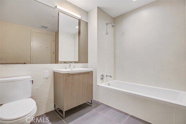 Building Photo - 889 Francisco St