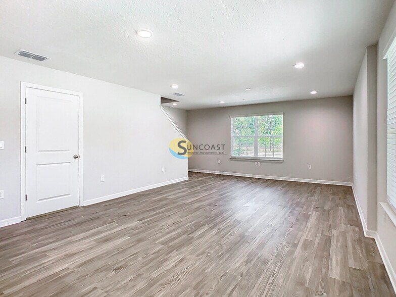 Building Photo - 3821 SW 43rd Ct