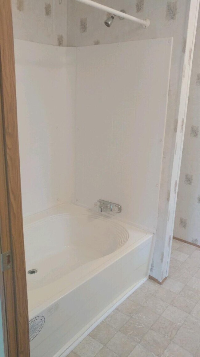 Building Photo - 104 Nandina Pl