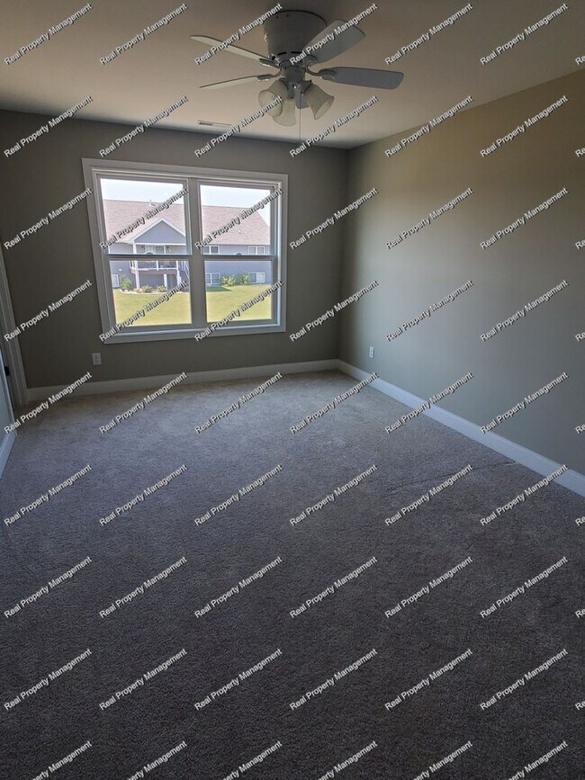 Building Photo - 10518 Talus Dr