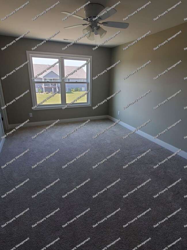 Building Photo - Gorgeous Custom Built Dyer 4 Bedroom