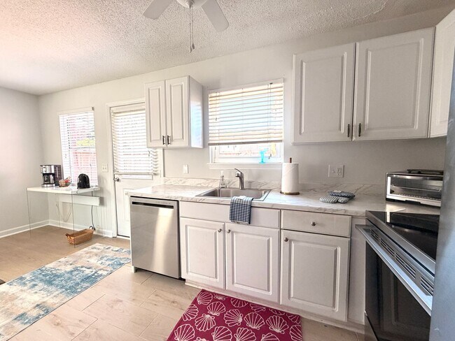 Building Photo - Fully Furnished Beach Pod - 2BR Near Folly Beach & Downtown Charleston!