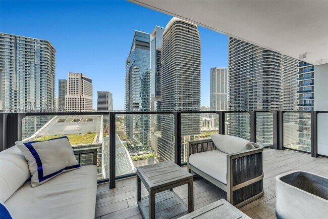 Building Photo - 88 SW 7th St