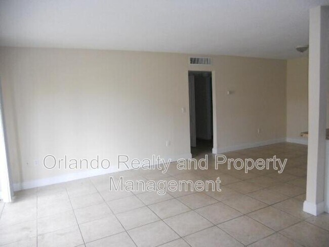 Building Photo - 492 Banyon Tree Cir