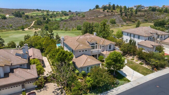 Building Photo - Exquisite Luxury Living in the Moorpark Co...