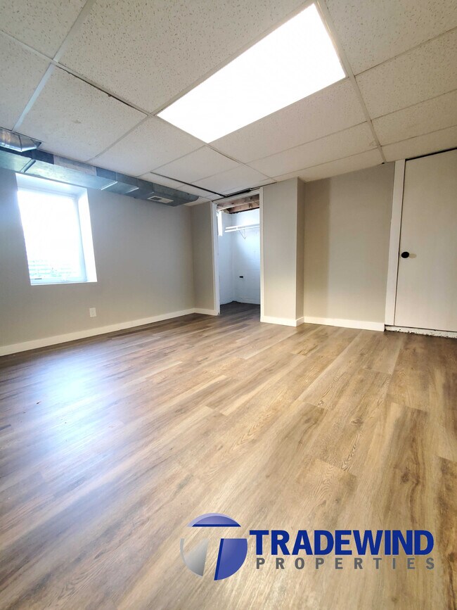 Building Photo - 1408 Lake St NE