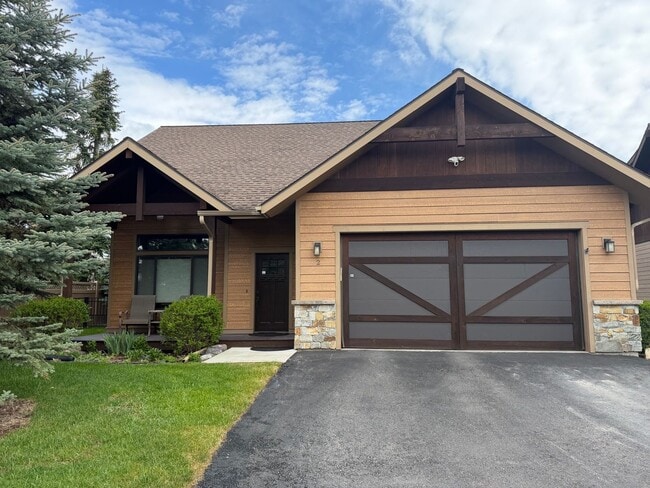 Building Photo - New Whitefish Rental - 3 Bedroom/2.5 Bath Beautiful Updated Home (Unfurnished). Available Aug 1st.