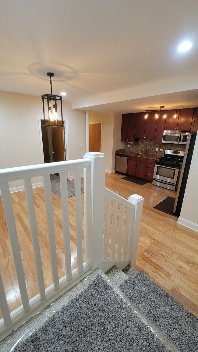 Building Photo - 6736 S Crandon Ave