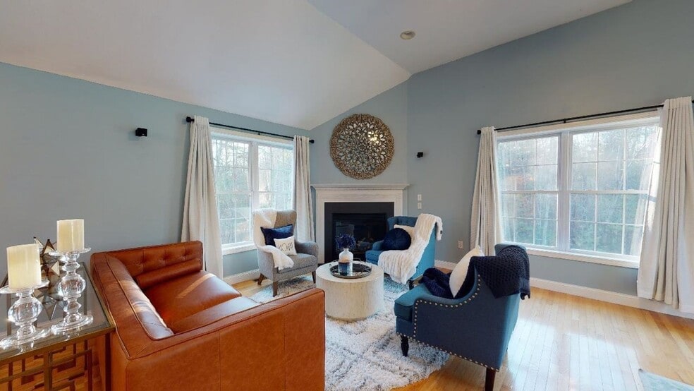 Building Photo - 89 Nashua Rd