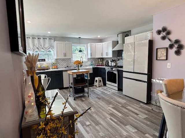 Bright and spacious modern new kitchen fully stocked - 15 Brandywine Dr